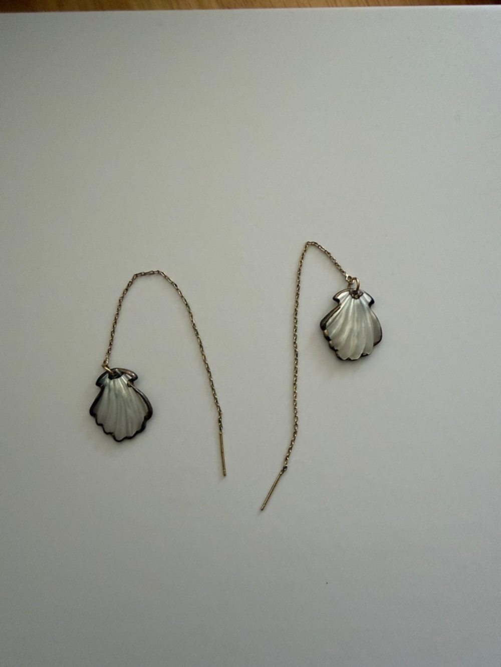 Gold-Chain Shell Drop Threader Earrings in Pearl White